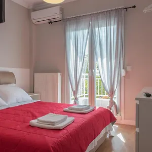 https://modern-style-home-near-the-train-station.hotels-of-thessaloniki.com