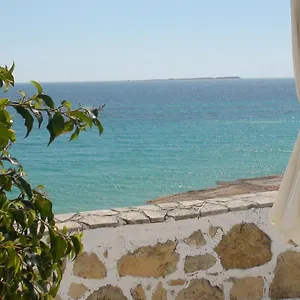 https://constantinos-apartments.kefaloniahotels.net